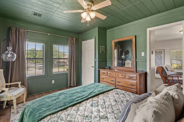 5819 S 32nd West Avenue, Tulsa, OK 74107