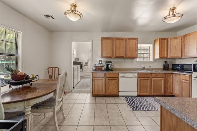 5819 S 32nd West Avenue, Tulsa, OK 74107
