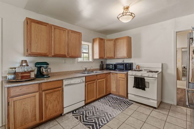 5819 S 32nd West Avenue, Tulsa, OK 74107