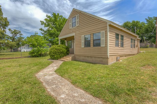 5819 S 32nd West Avenue, Tulsa, OK 74107