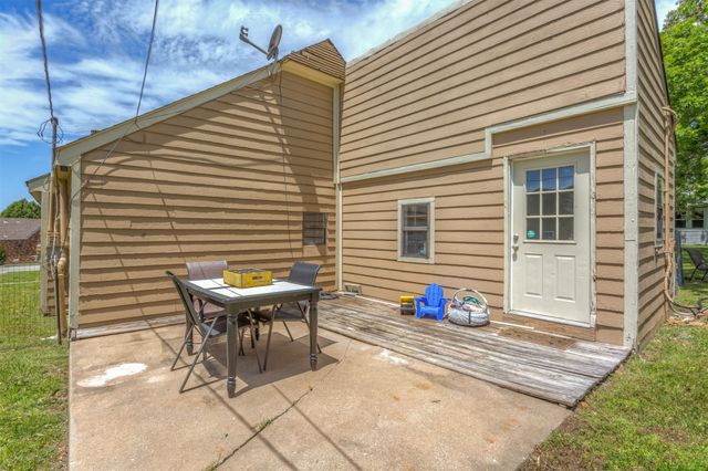 5819 S 32nd West Avenue, Tulsa, OK 74107