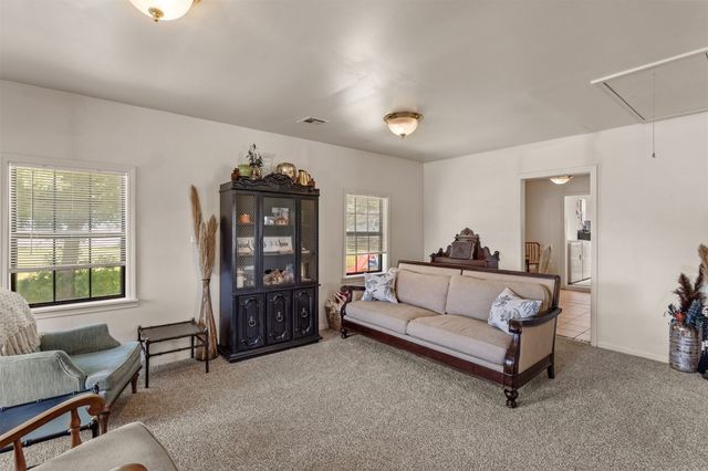 5819 S 32nd West Avenue, Tulsa, OK 74107
