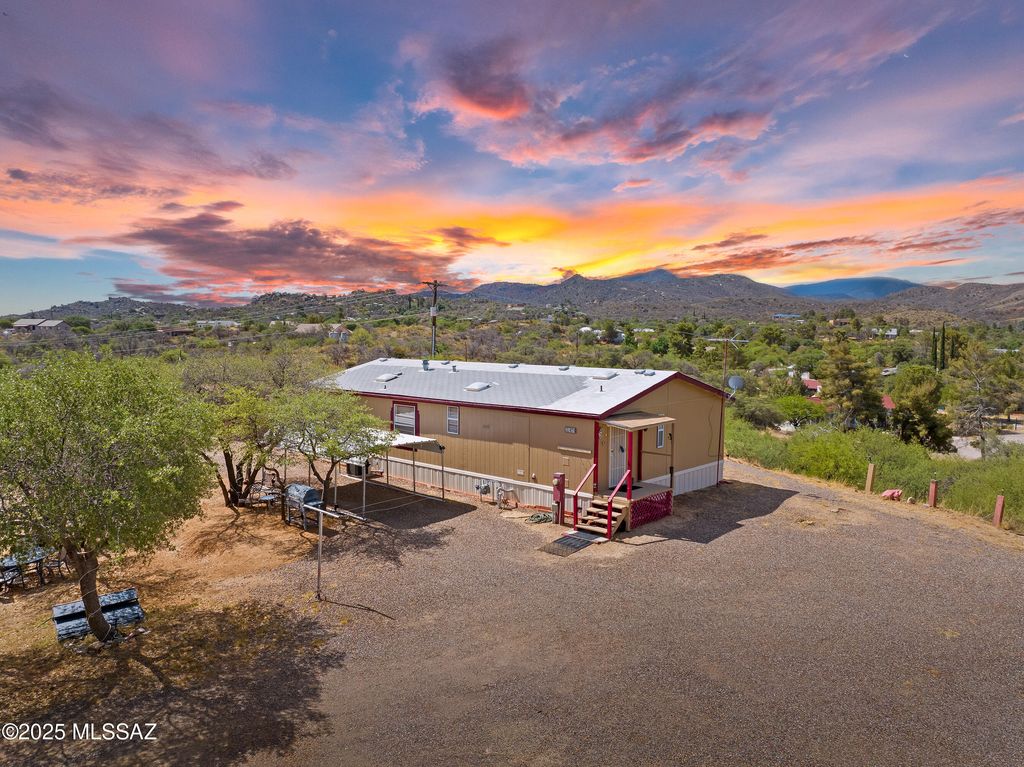 978 N White Oak Place, Oracle, AZ 85623