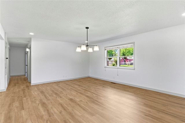 2006 S 16th Street, Rogers, AR 72758