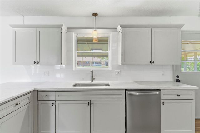 2006 S 16th Street, Rogers, AR 72758