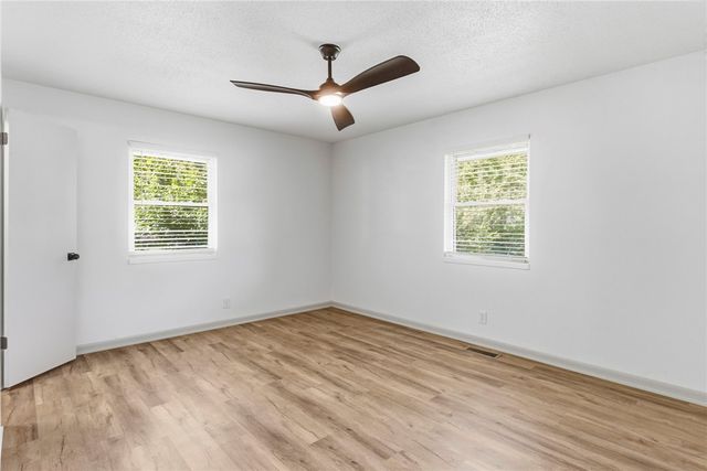 2006 S 16th Street, Rogers, AR 72758