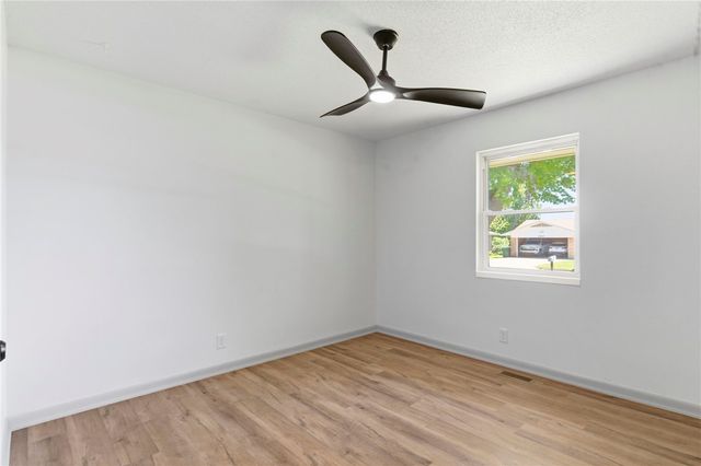 2006 S 16th Street, Rogers, AR 72758
