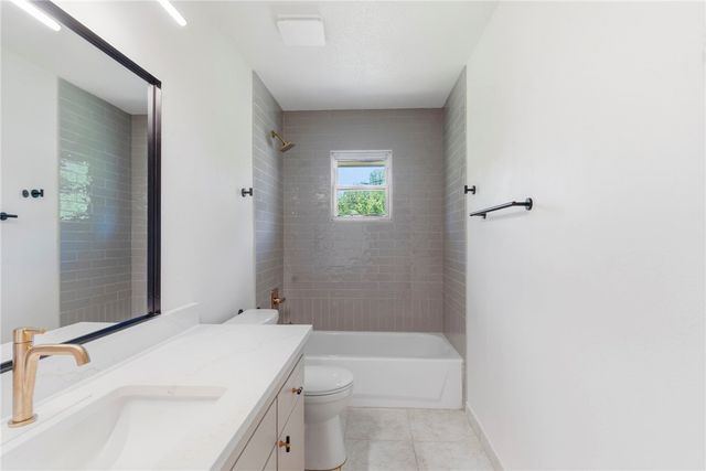 2006 S 16th Street, Rogers, AR 72758