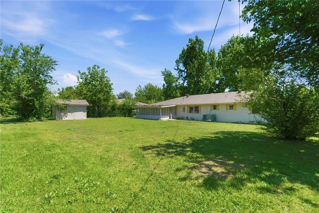 2006 S 16th Street, Rogers, AR 72758