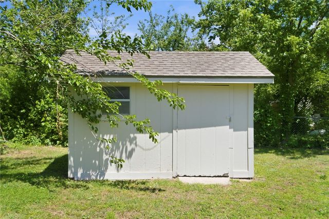 2006 S 16th Street, Rogers, AR 72758