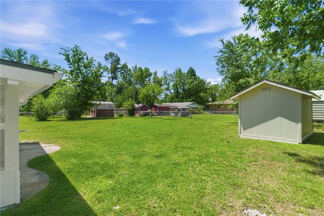 2006 S 16th Street, Rogers, AR 72758