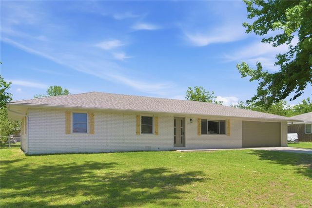 2006 S 16th Street, Rogers, AR 72758