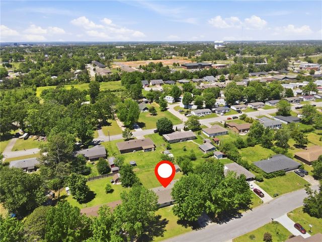 2006 S 16th Street, Rogers, AR 72758