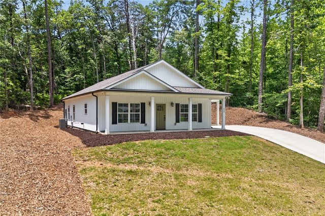 450 Lucky Street, Westminster, SC 29693