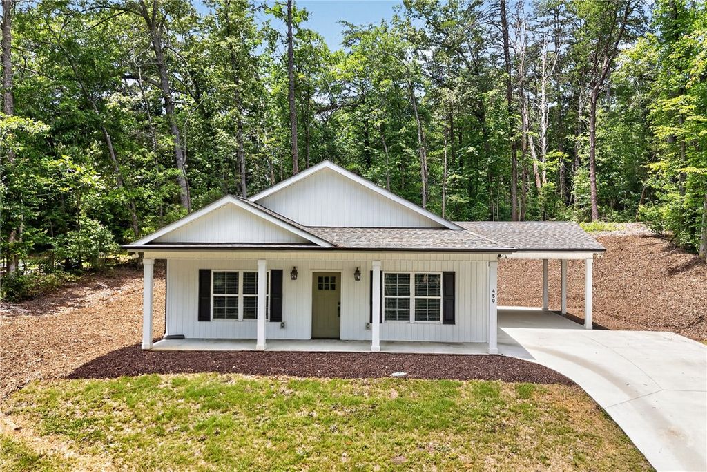 450 Lucky Street, Westminster, SC 29693