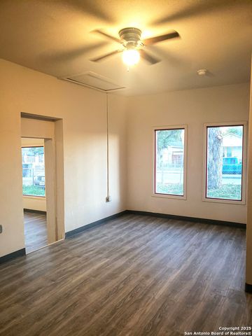 1211 Gladstone, San Antonio, TX 78225