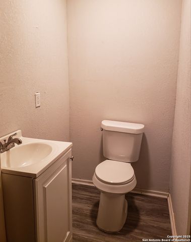 1211 Gladstone, San Antonio, TX 78225