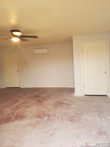 1211 Gladstone, San Antonio, TX 78225