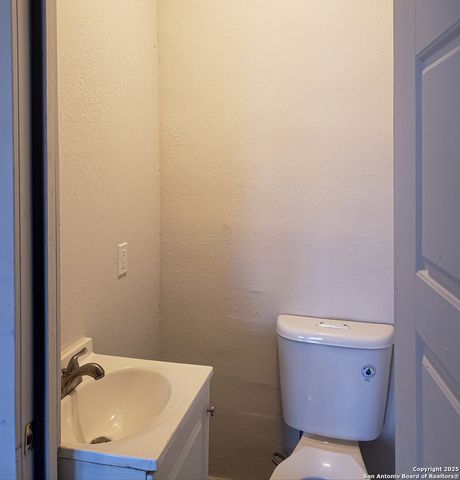 1211 Gladstone, San Antonio, TX 78225