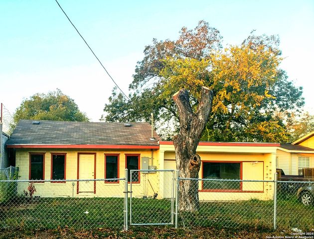 1211 Gladstone, San Antonio, TX 78225