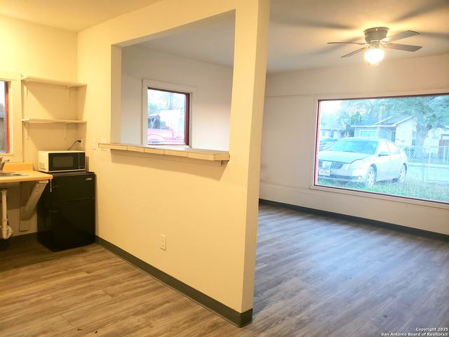 1211 Gladstone, San Antonio, TX 78225