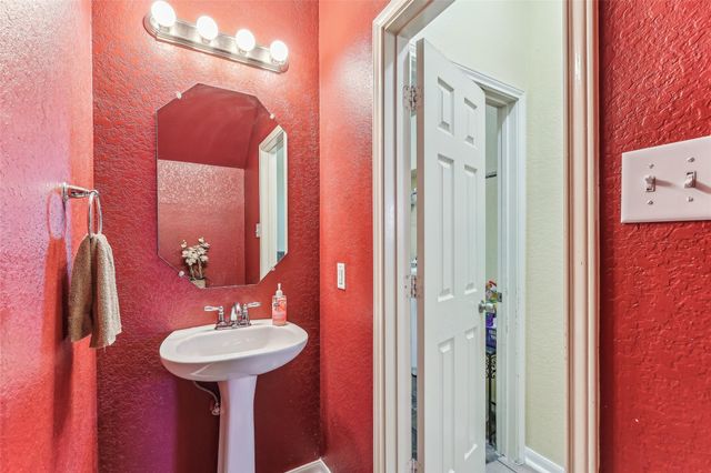 221 Brazoria TRL, San Marcos, TX 78666