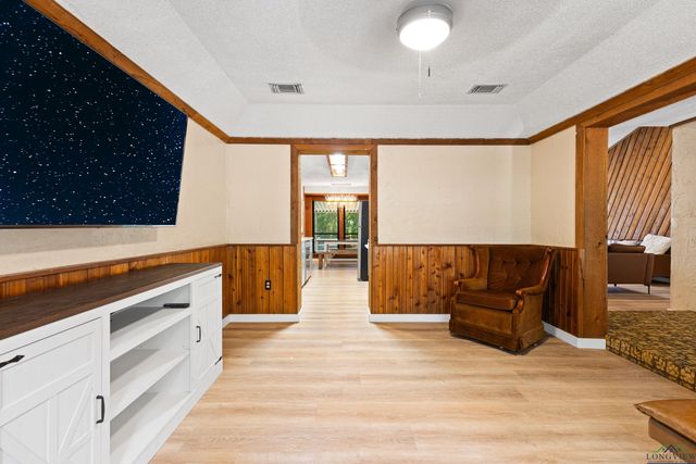 6 Honeysuckle Ln, Longview, TX 75604