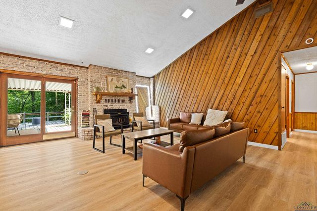 6 Honeysuckle Ln, Longview, TX 75604