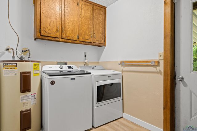 6 Honeysuckle Ln, Longview, TX 75604