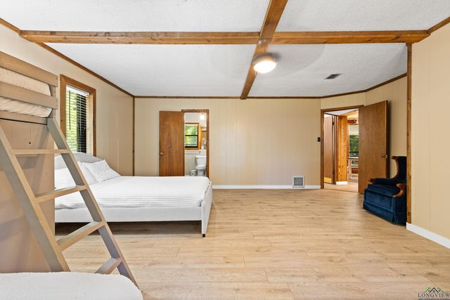 6 Honeysuckle Ln, Longview, TX 75604