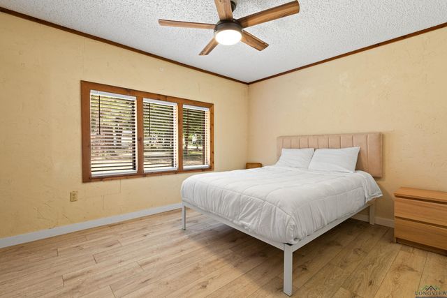 6 Honeysuckle Ln, Longview, TX 75604