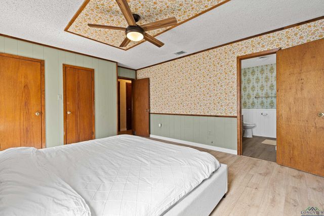 6 Honeysuckle Ln, Longview, TX 75604