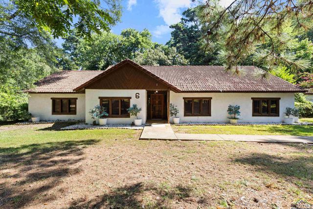 6 Honeysuckle Ln, Longview, TX 75604