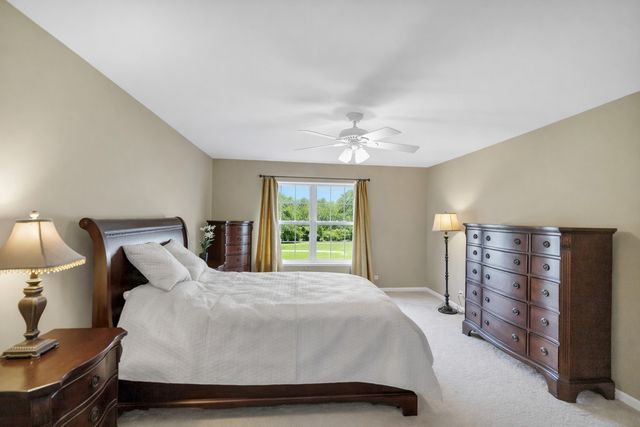 176 Woodland Park Circle, Gilberts, IL 60136