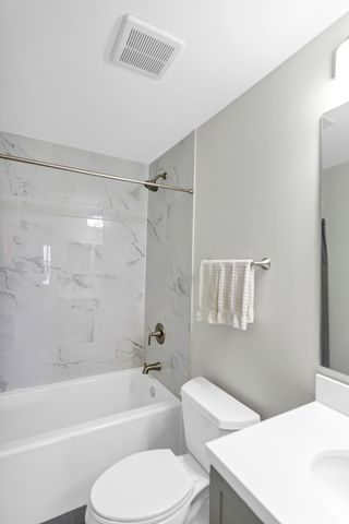 176 Woodland Park Circle, Gilberts, IL 60136