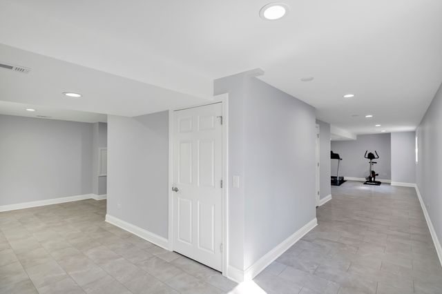 176 Woodland Park Circle, Gilberts, IL 60136