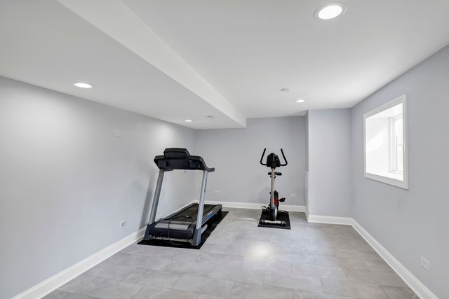 176 Woodland Park Circle, Gilberts, IL 60136