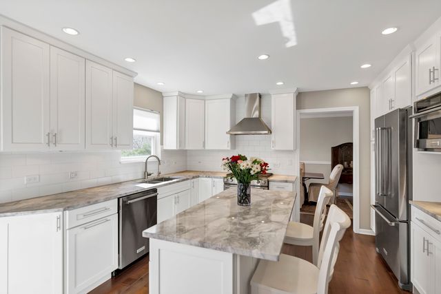 176 Woodland Park Circle, Gilberts, IL 60136