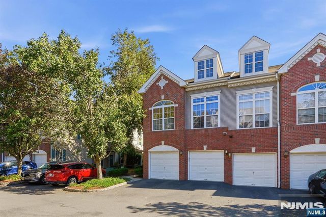 261 Riverwalk Way Q174, Clifton, NJ 07014