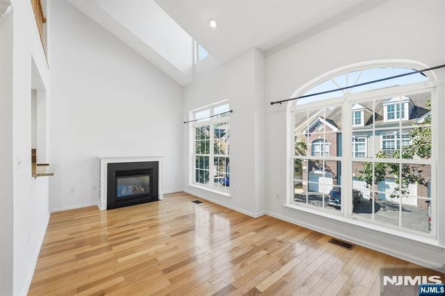 261 Riverwalk Way Q174, Clifton, NJ 07014