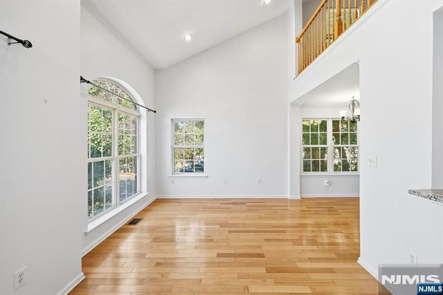 261 Riverwalk Way Q174, Clifton, NJ 07014