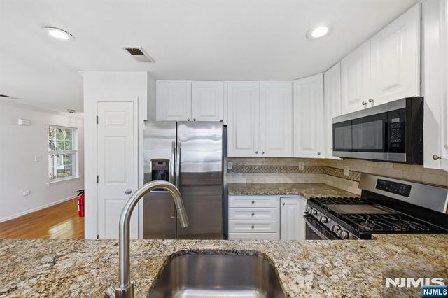 261 Riverwalk Way Q174, Clifton, NJ 07014