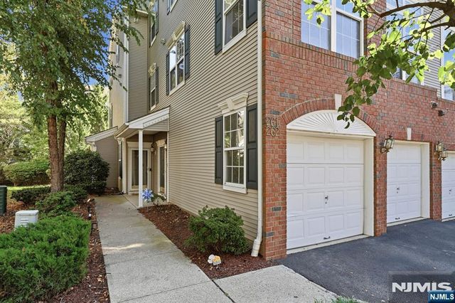 261 Riverwalk Way Q174, Clifton, NJ 07014