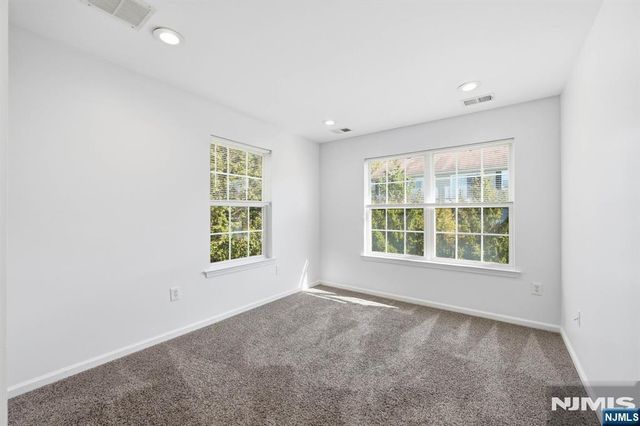 261 Riverwalk Way Q174, Clifton, NJ 07014