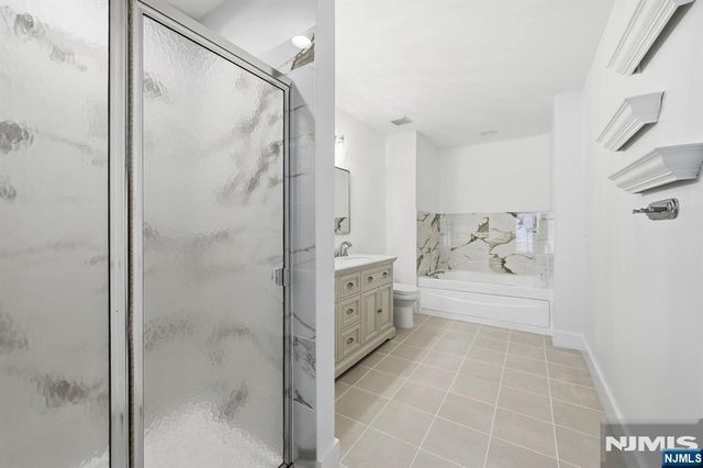 261 Riverwalk Way Q174, Clifton, NJ 07014