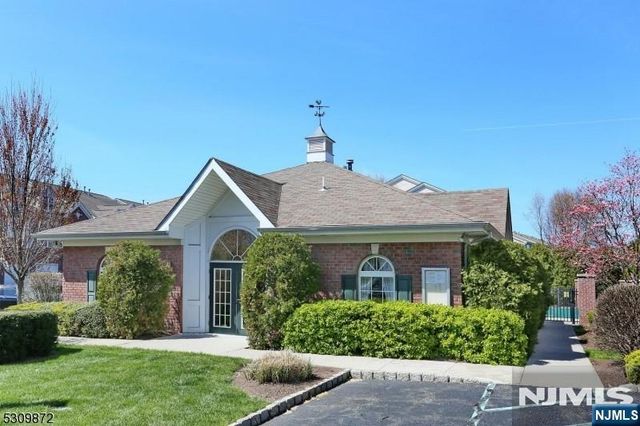 261 Riverwalk Way Q174, Clifton, NJ 07014