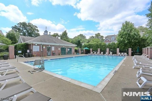 261 Riverwalk Way Q174, Clifton, NJ 07014