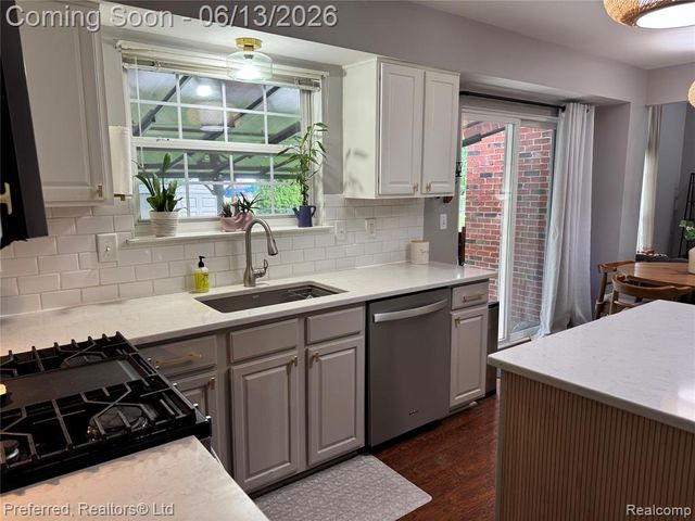 6536 Greenbriar Drive, Van Buren, MI 48111
