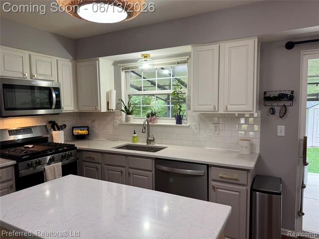 6536 Greenbriar Drive, Van Buren, MI 48111