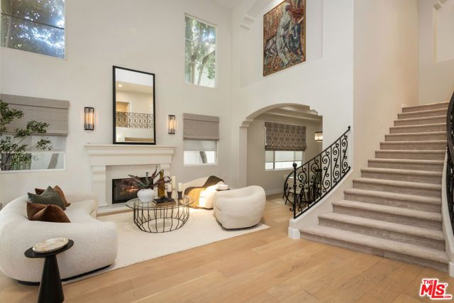 14985 Valley Vista Boulevard, Los Angeles, CA 91403